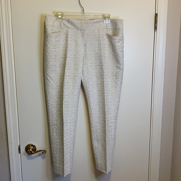 The Limited Drew Fit eyelet cropped pants - Picture 1 of 9